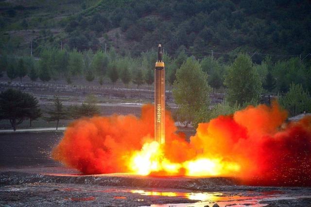 韓國遭到警告，朝鮮預(yù)備打響第一槍，尹錫悅對中國的態(tài)度變了