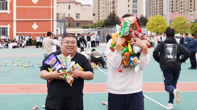 文昌高中千人瘋搶！零食嘉年華爭霸賽開幕-圖8